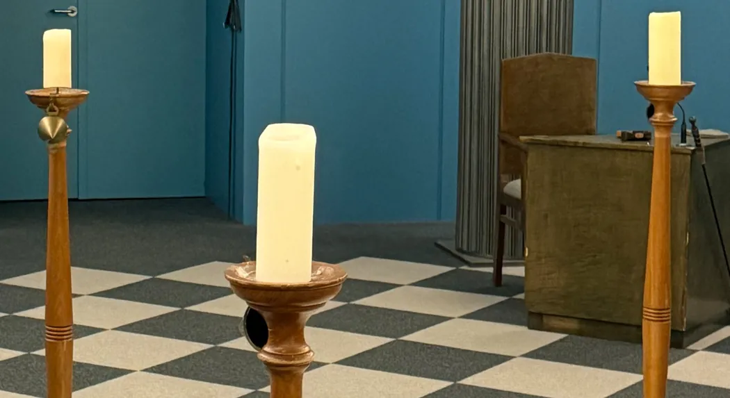 Bijbel, passer en winkelhaak als de Grote Lichten van de vrijmetselarij